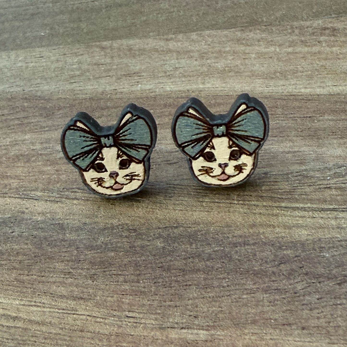 Cat w/ Bow Stud Earrings