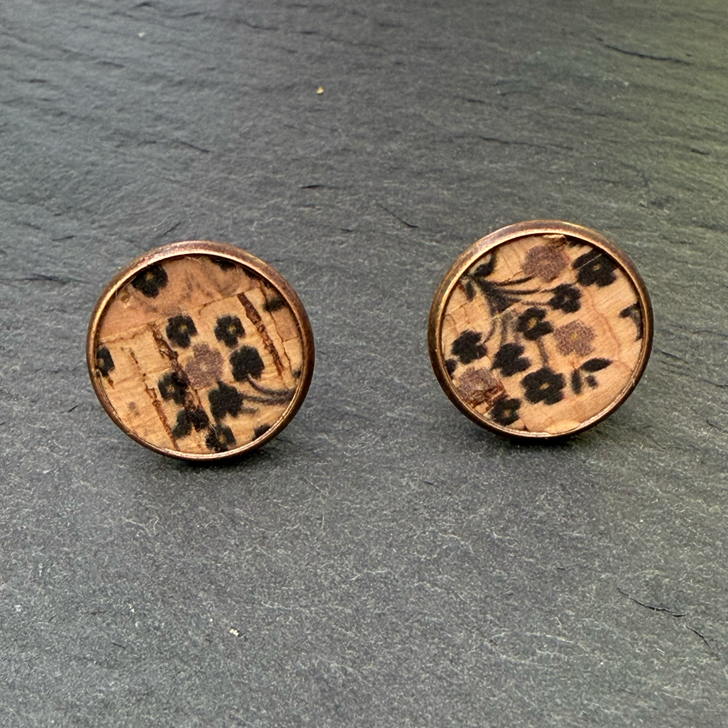 Black & Tan Flower Circle Stud Earrings