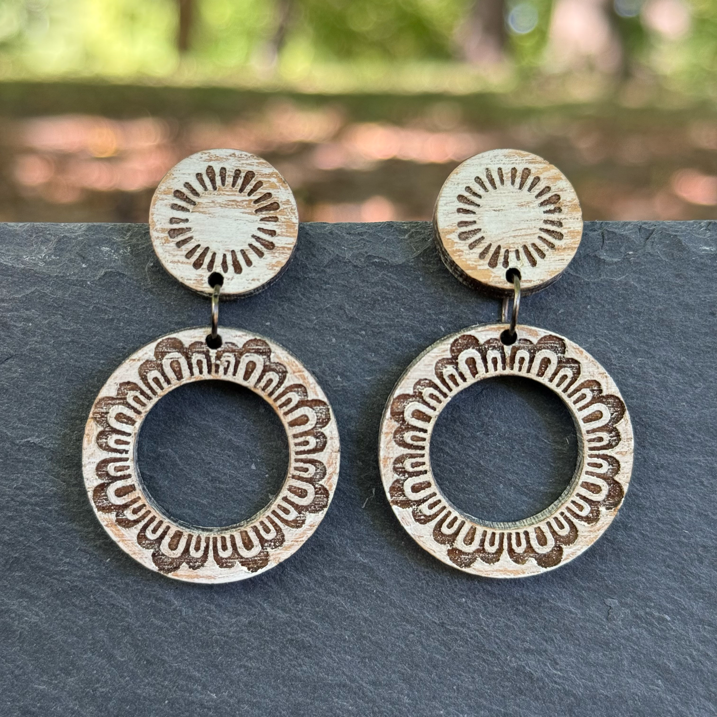 Patterned Ring with Stud Connector Drop Dangle Earrings