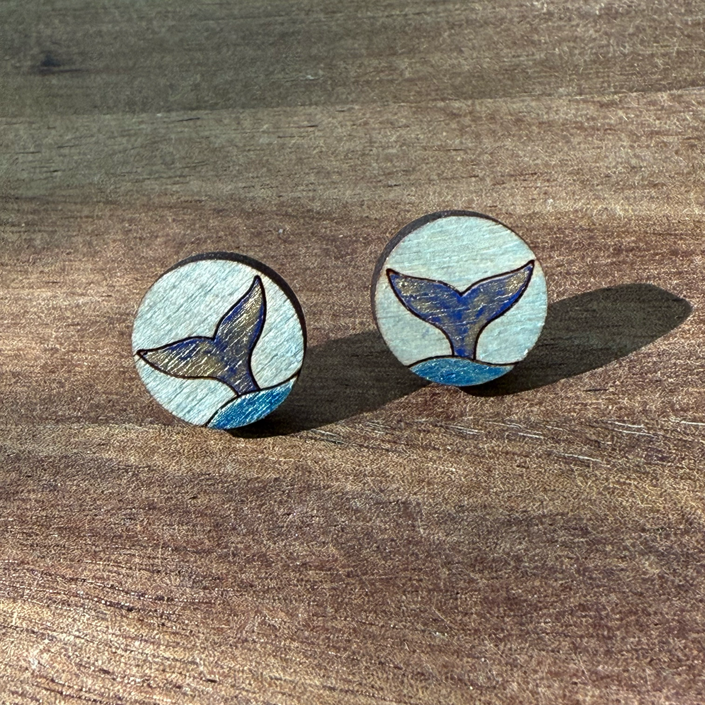 Whale Tail Circle Stud Earrings