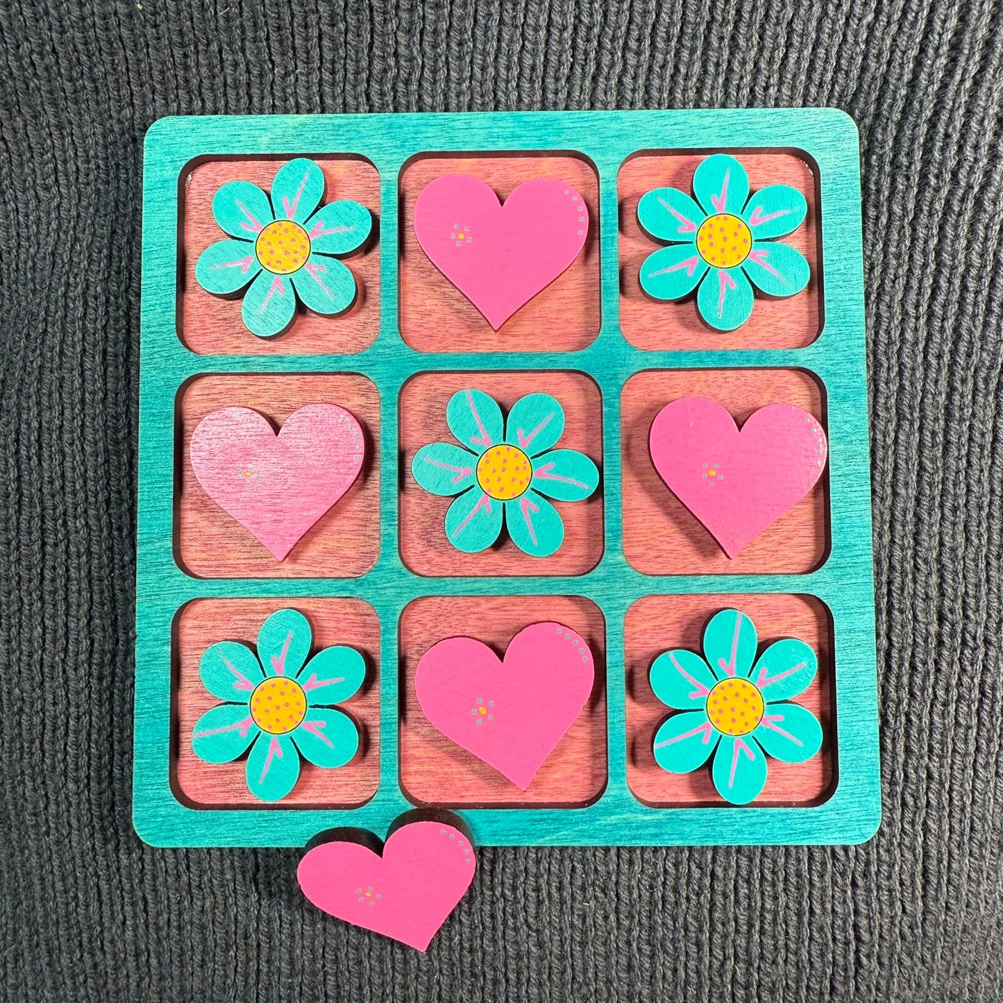 Flowers + Hearts Tic Tac Toe Game