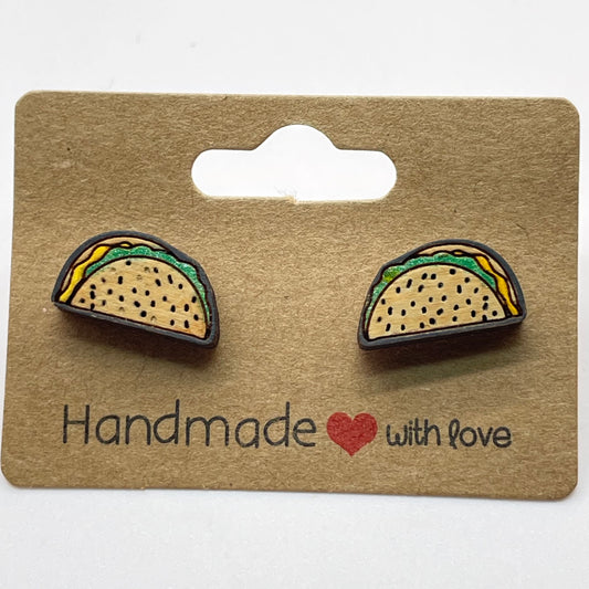 Taco w/ Spotted Shell Stud Earrings