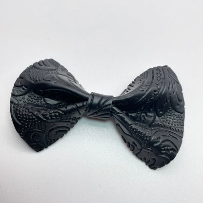 Black Embossed Over-the-Collar Pet Bow