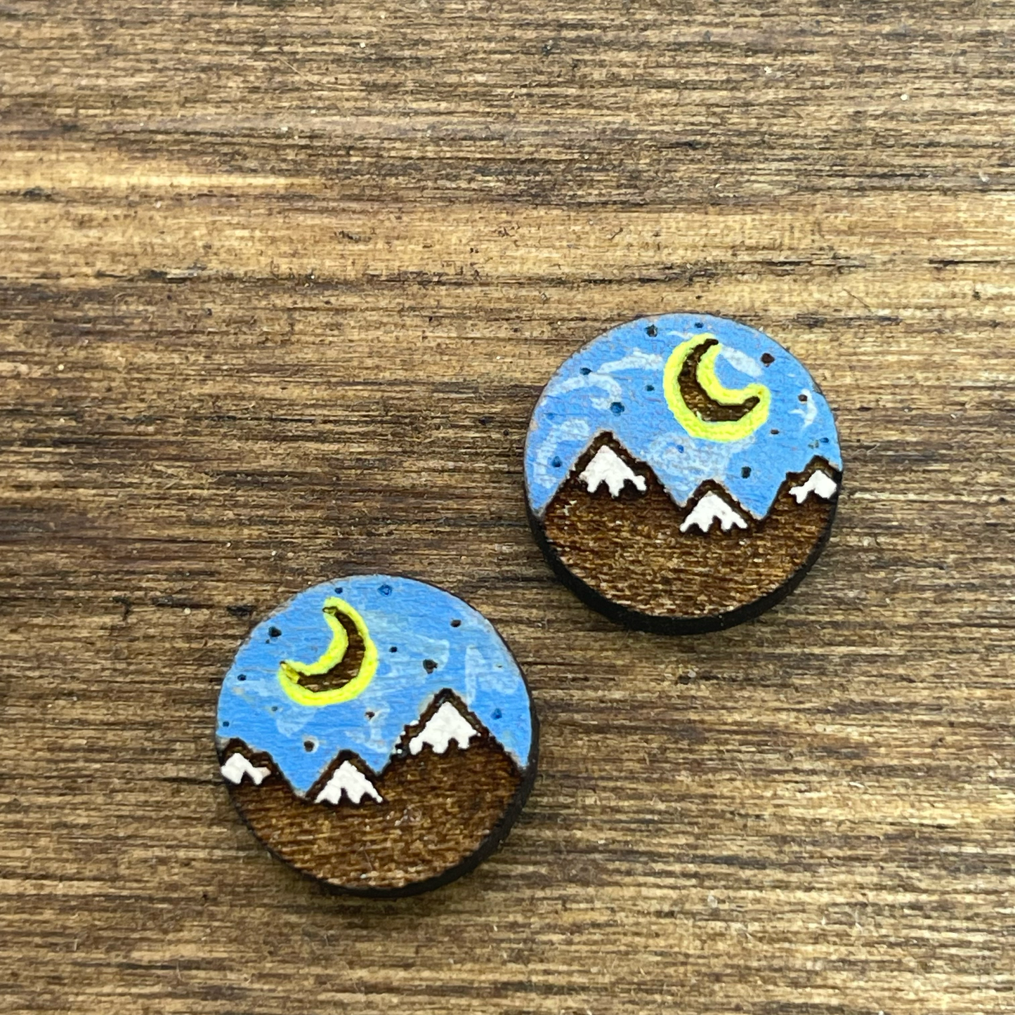 Carved Mountains w/ Moon Stud Earrings