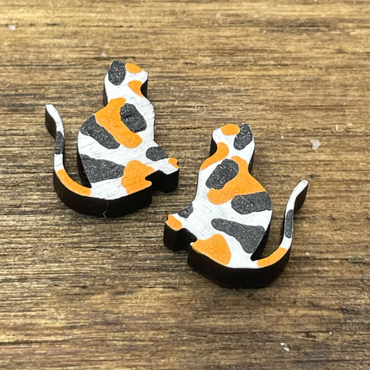 Side View Cat w/ Tail Stud Earrings